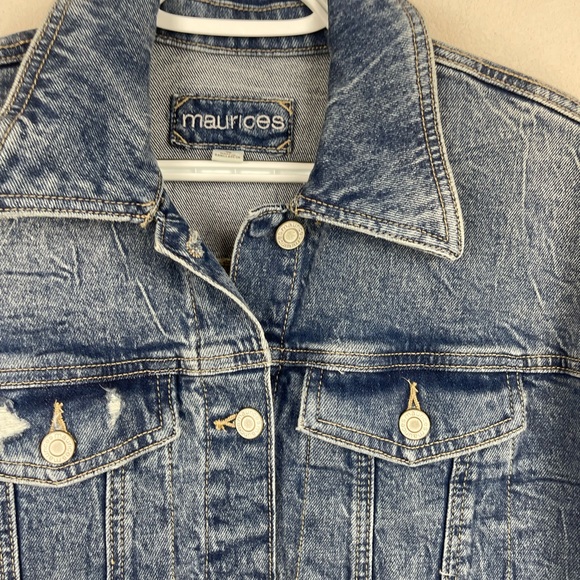 🥑5/$25 Maurices Oversized Distressed Denim Jacket Size S - Picture 3 of 7